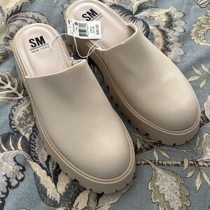 SM NEW YORK SHAY Cream Womens Lug Sole Slide On Mules Chunky Heels (8.5)